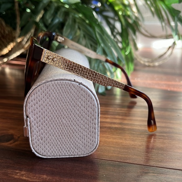 Jimmy Choo Tortoise Shell Sunglasses Gold Detail - Picture 2 of 3